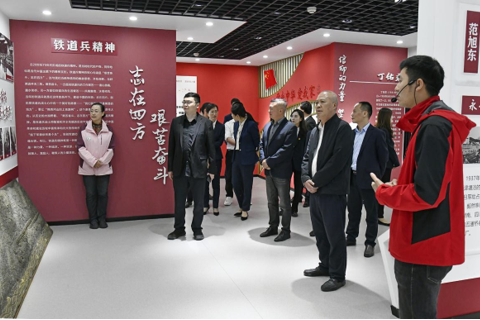 （參觀研學基地）